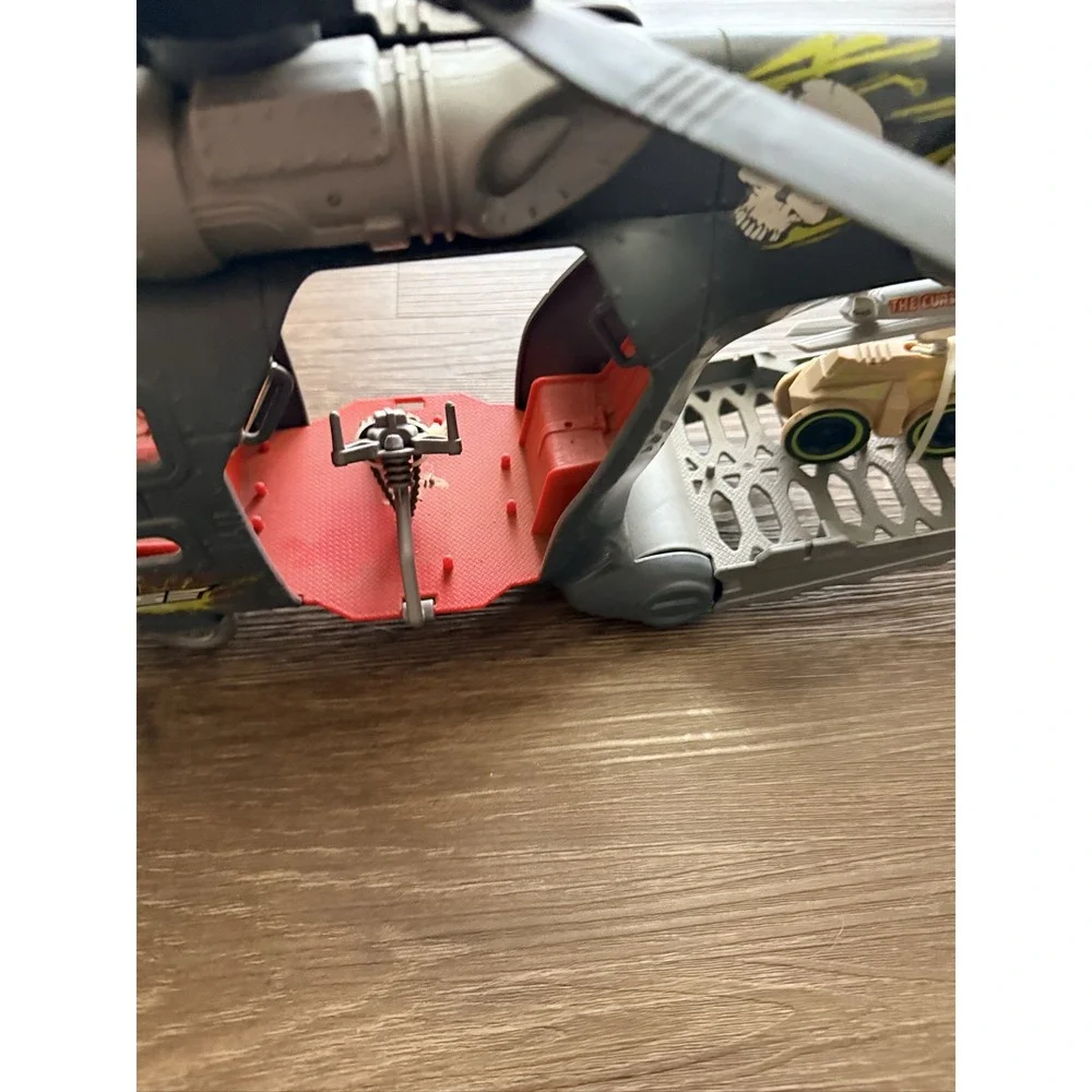 Lanard The Curse The Corps Military Adventure Toy Helicopter Skull MG Vehicle